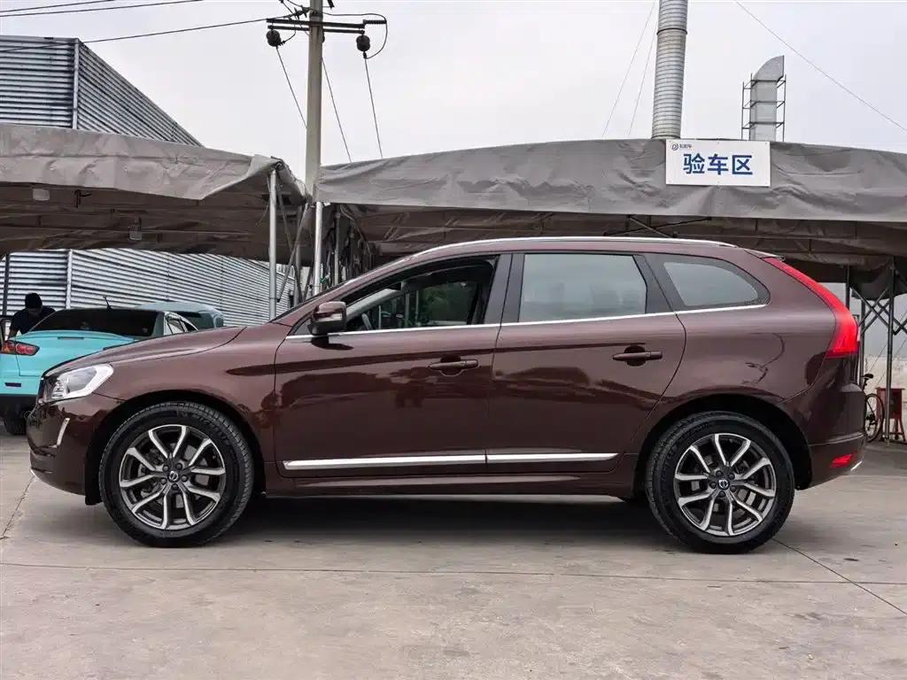 2016 Volvo XC60 T5 AWD Smart Edition — миниатюра 4