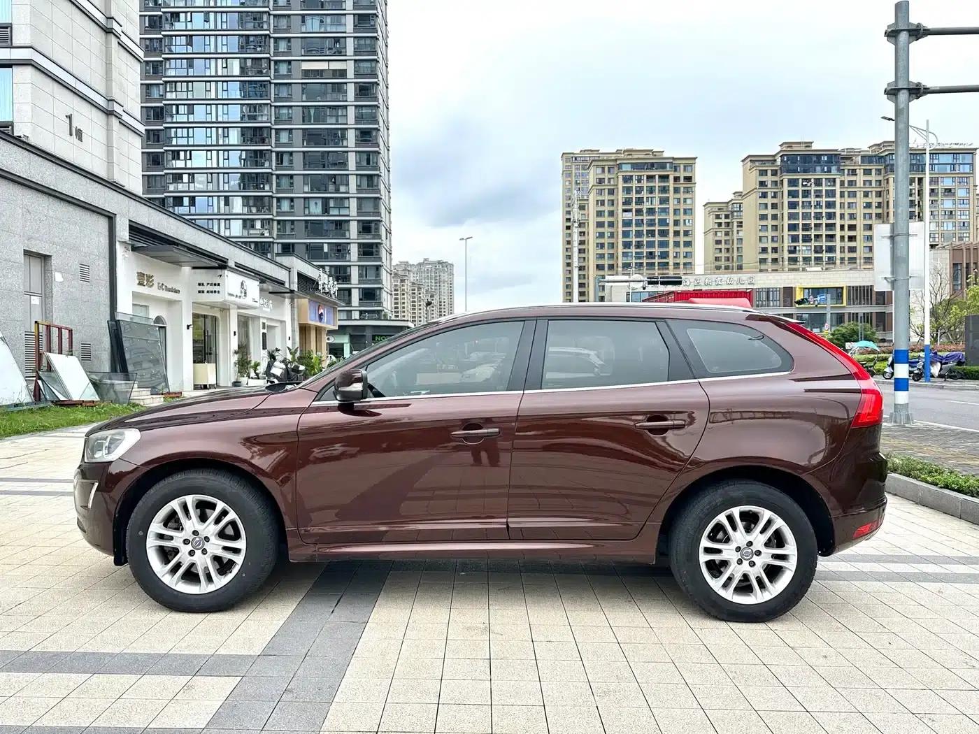 2015 Volvo XC60 T5 Smart Edition — миниатюра 3