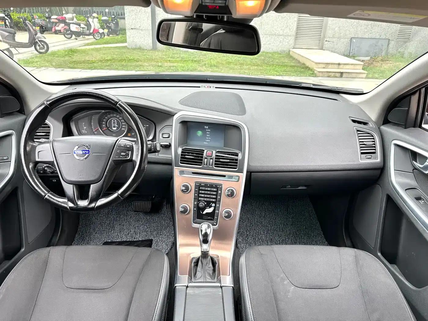 2015 Volvo XC60 T5 Smart Edition — миниатюра 5