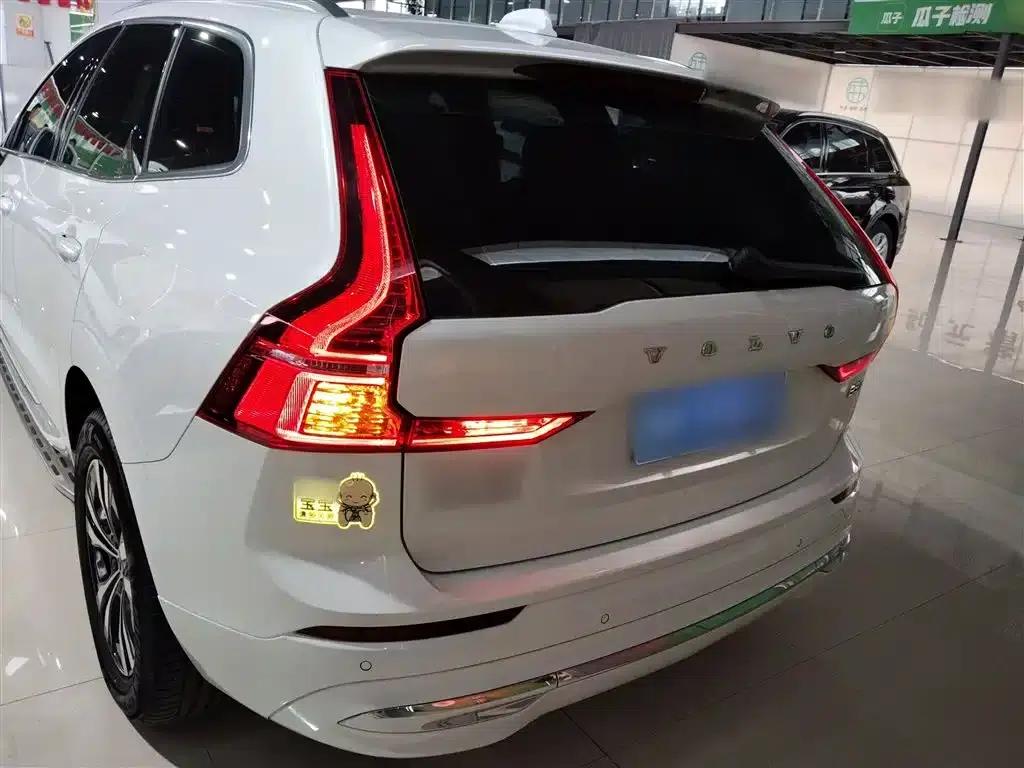 2022 Volvo XC60 B5 AWD Inscription Luxury Edition — миниатюра 6