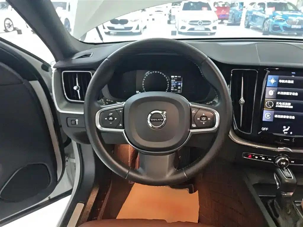 2021 Volvo XC60 T5 AWD Inscription Luxury Edition — миниатюра 11