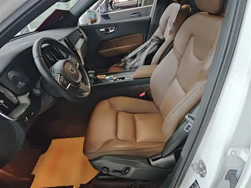 2021 Volvo XC60 T5 AWD Inscription Luxury Edition — миниатюра 15