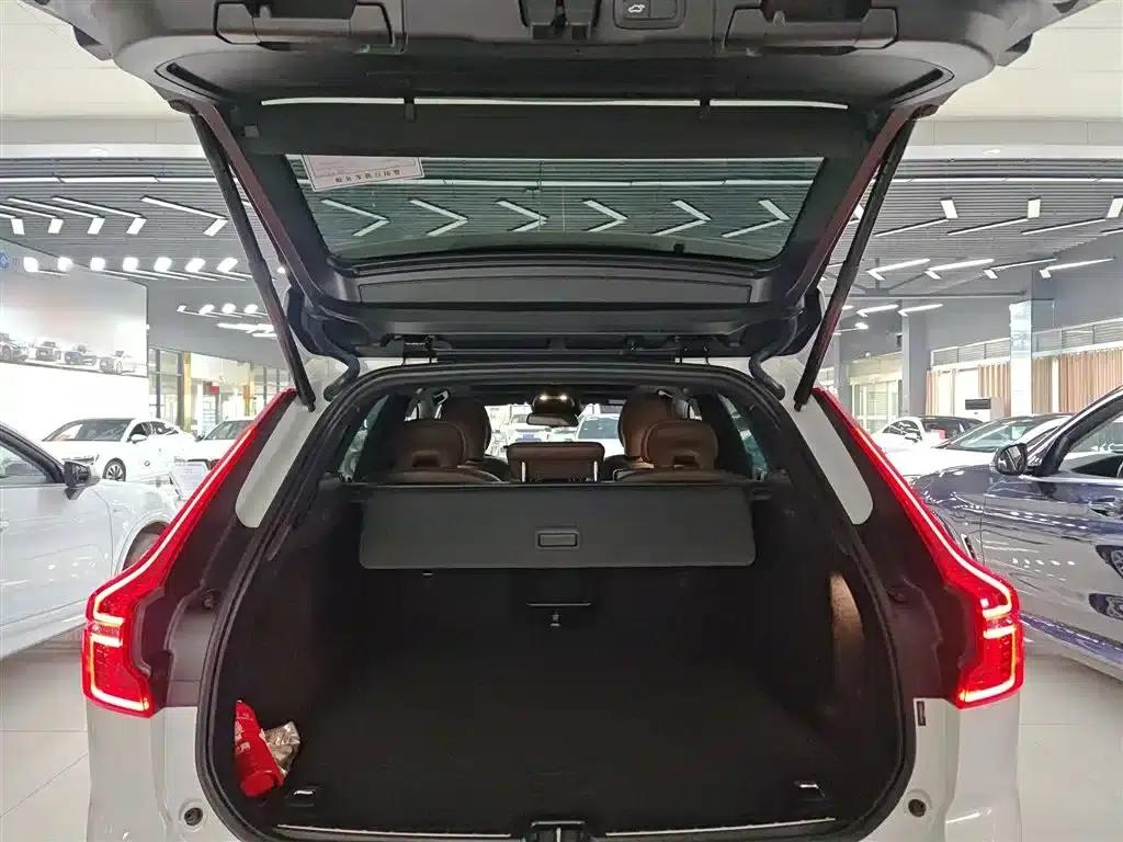 2021 Volvo XC60 T5 AWD Inscription Luxury Edition — миниатюра 19