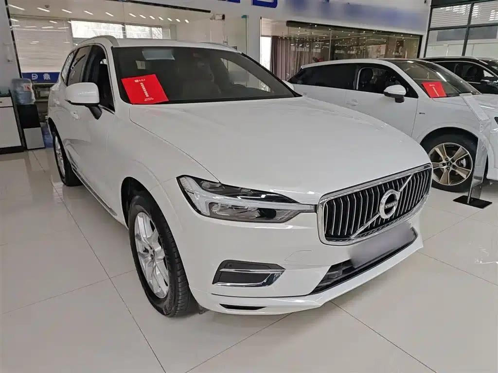 2021 Volvo XC60 T5 AWD Inscription Luxury Edition — миниатюра 4