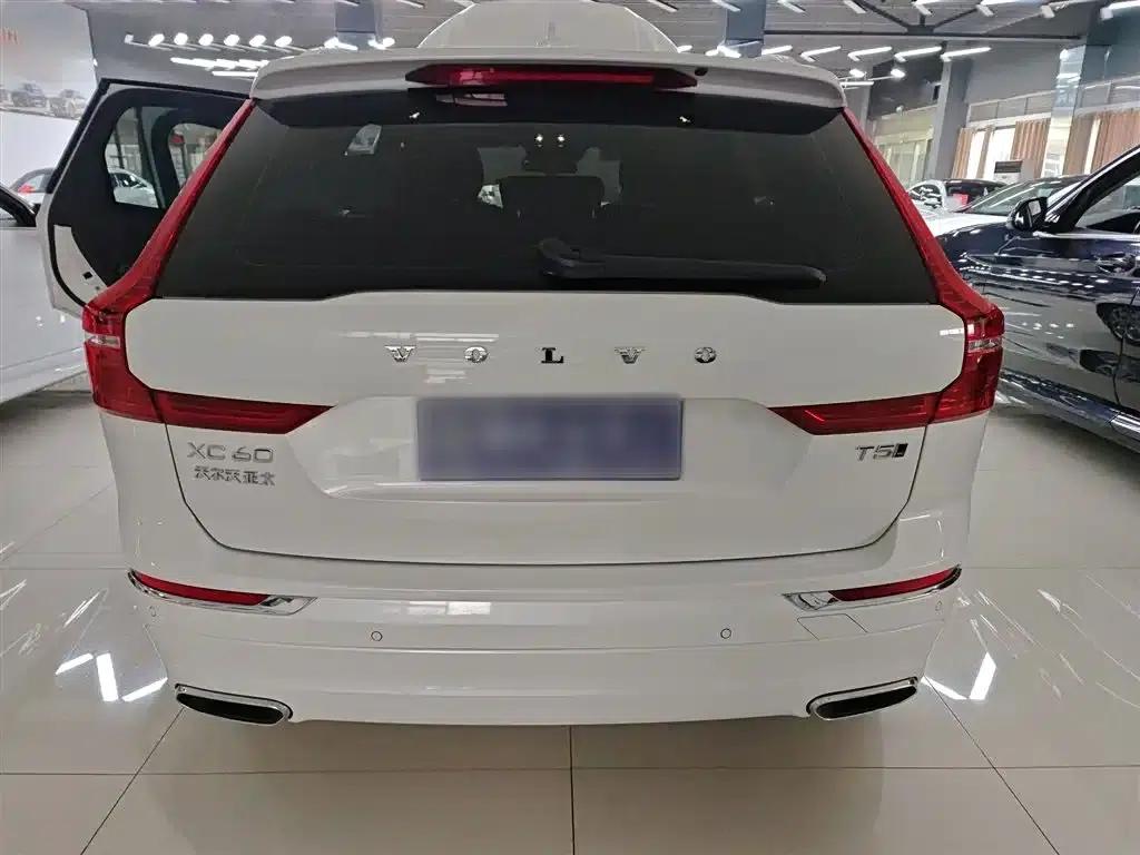 2021 Volvo XC60 T5 AWD Inscription Luxury Edition — миниатюра 6