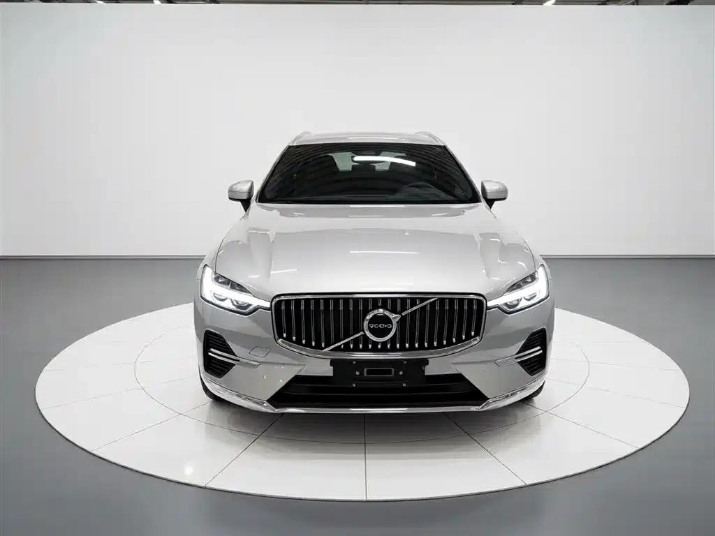 2024 Volvo XC60 B5 AWD Inscription Luxury Edition — миниатюра 3