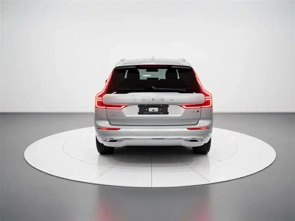2024 Volvo XC60 B5 AWD Inscription Luxury Edition — миниатюра 4