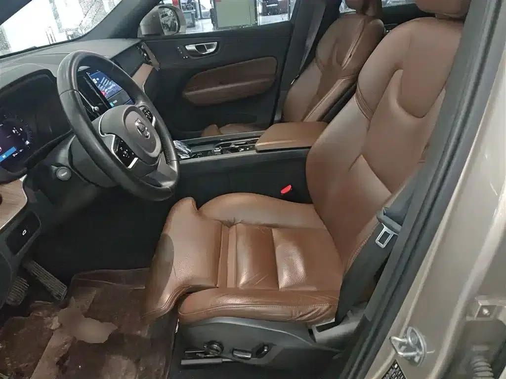 2023 Volvo XC60 B5 AWD Inscription Luxury Edition — миниатюра 15