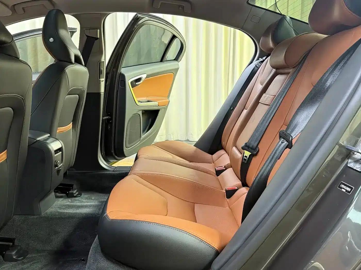 2018 Volvo S60 S60L T4 Smart Entry Edition — миниатюра 23