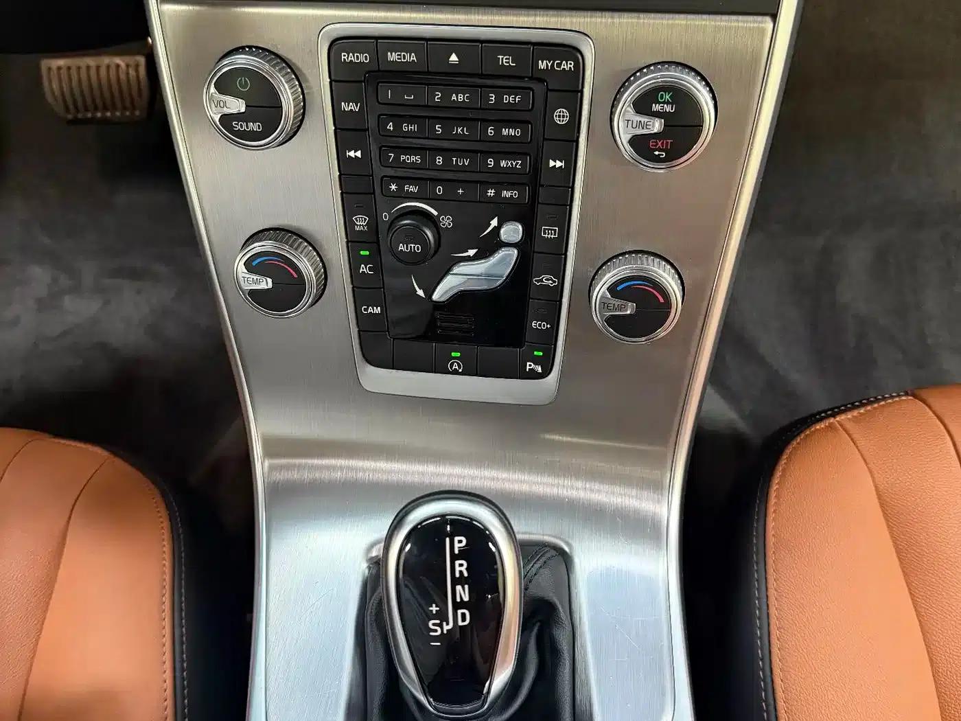 2018 Volvo S60 S60L T4 Smart Entry Edition — миниатюра 24