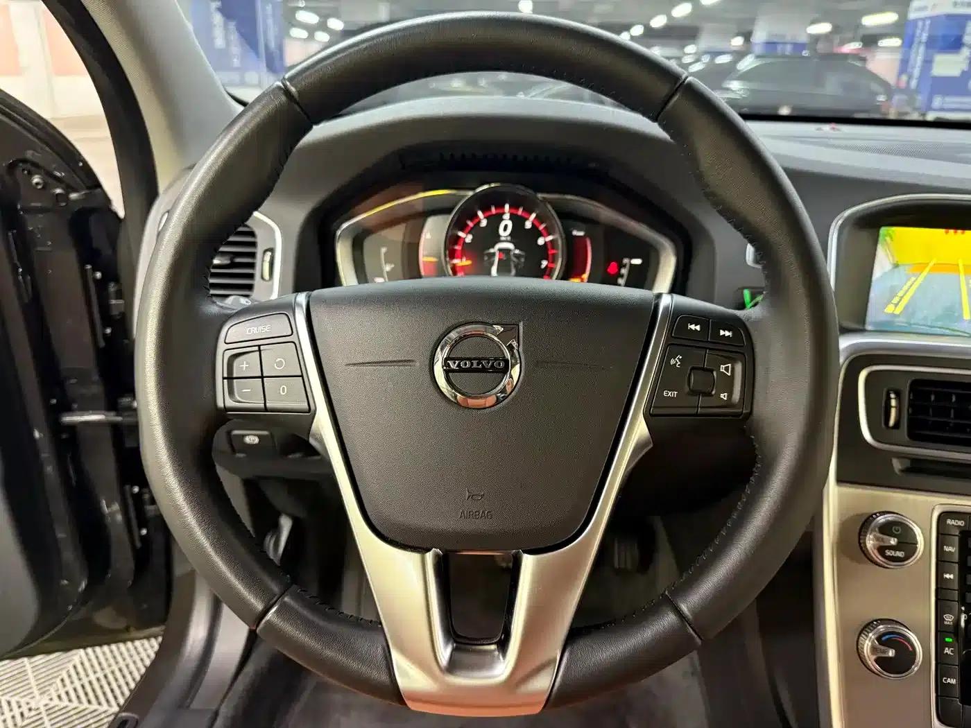2018 Volvo S60 S60L T4 Smart Entry Edition — миниатюра 32