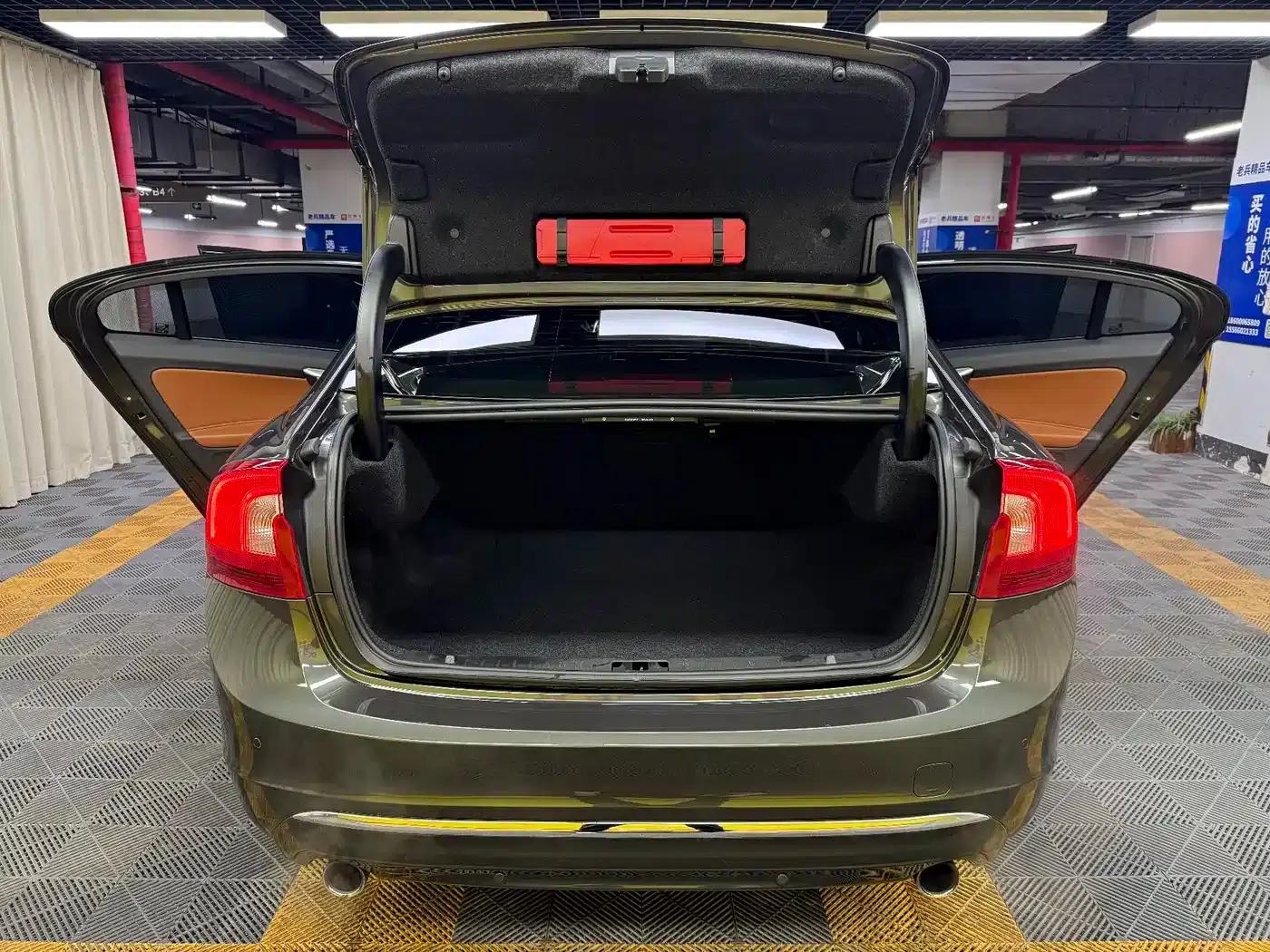2018 Volvo S60 S60L T4 Smart Entry Edition — миниатюра 36