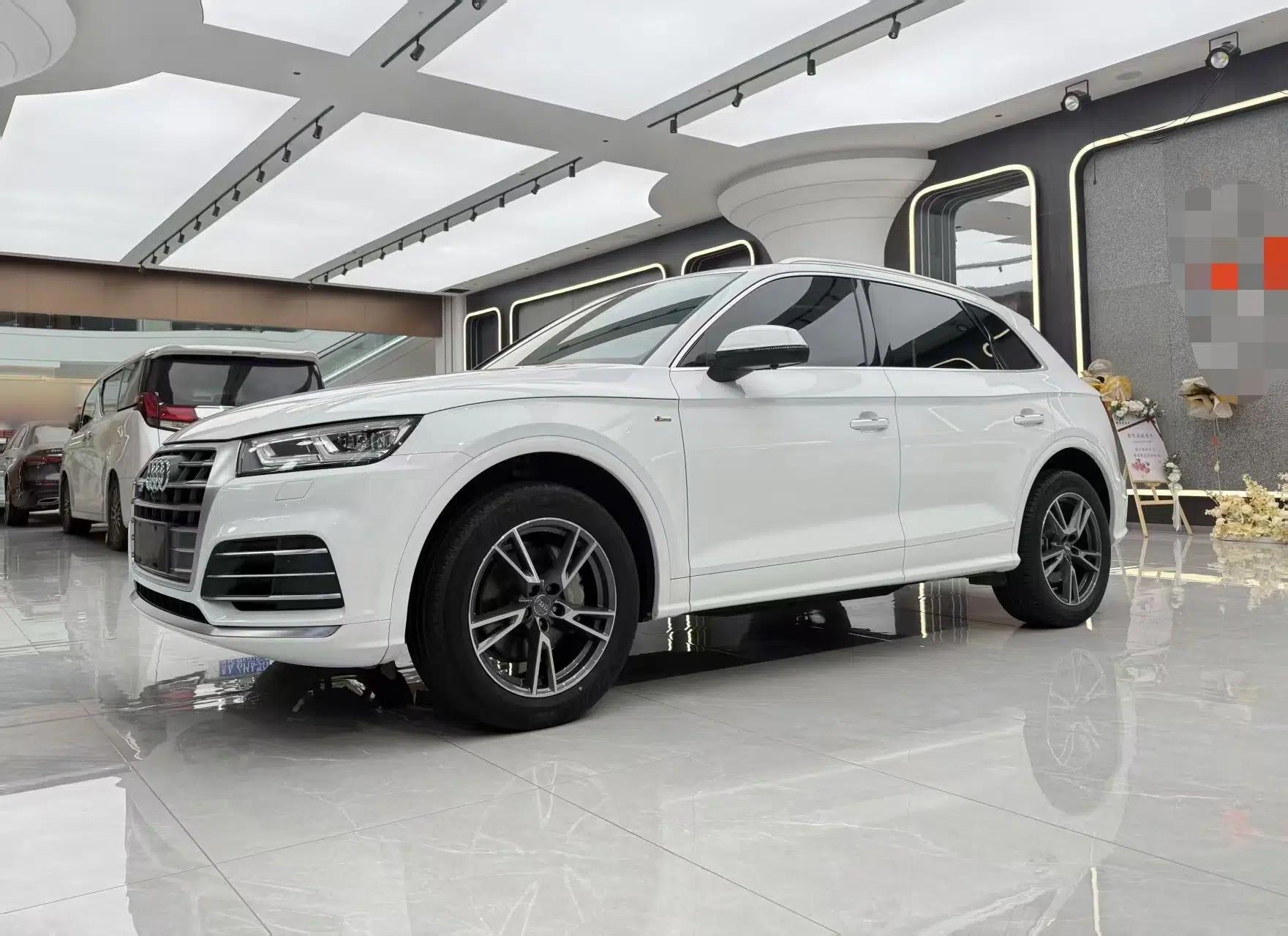 Audi Q5L 2020 Updated 40 TFSI Prestige Fashion Edition — миниатюра 1