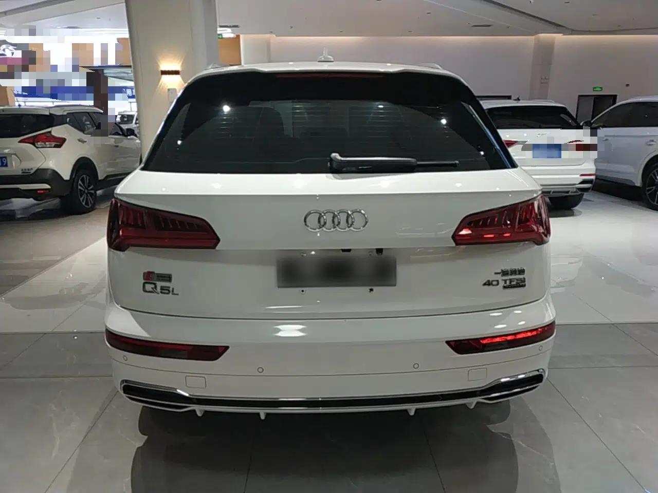 Audi Q5L 2020 Updated 40 TFSI Prestige Fashion Edition — миниатюра 2