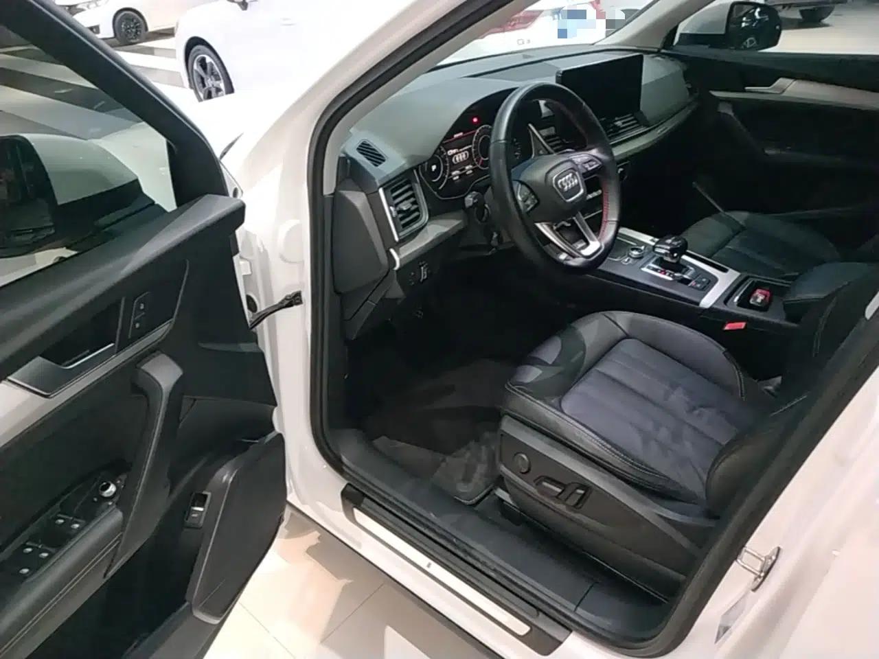 Audi Q5L 2020 Updated 40 TFSI Prestige Fashion Edition — миниатюра 18