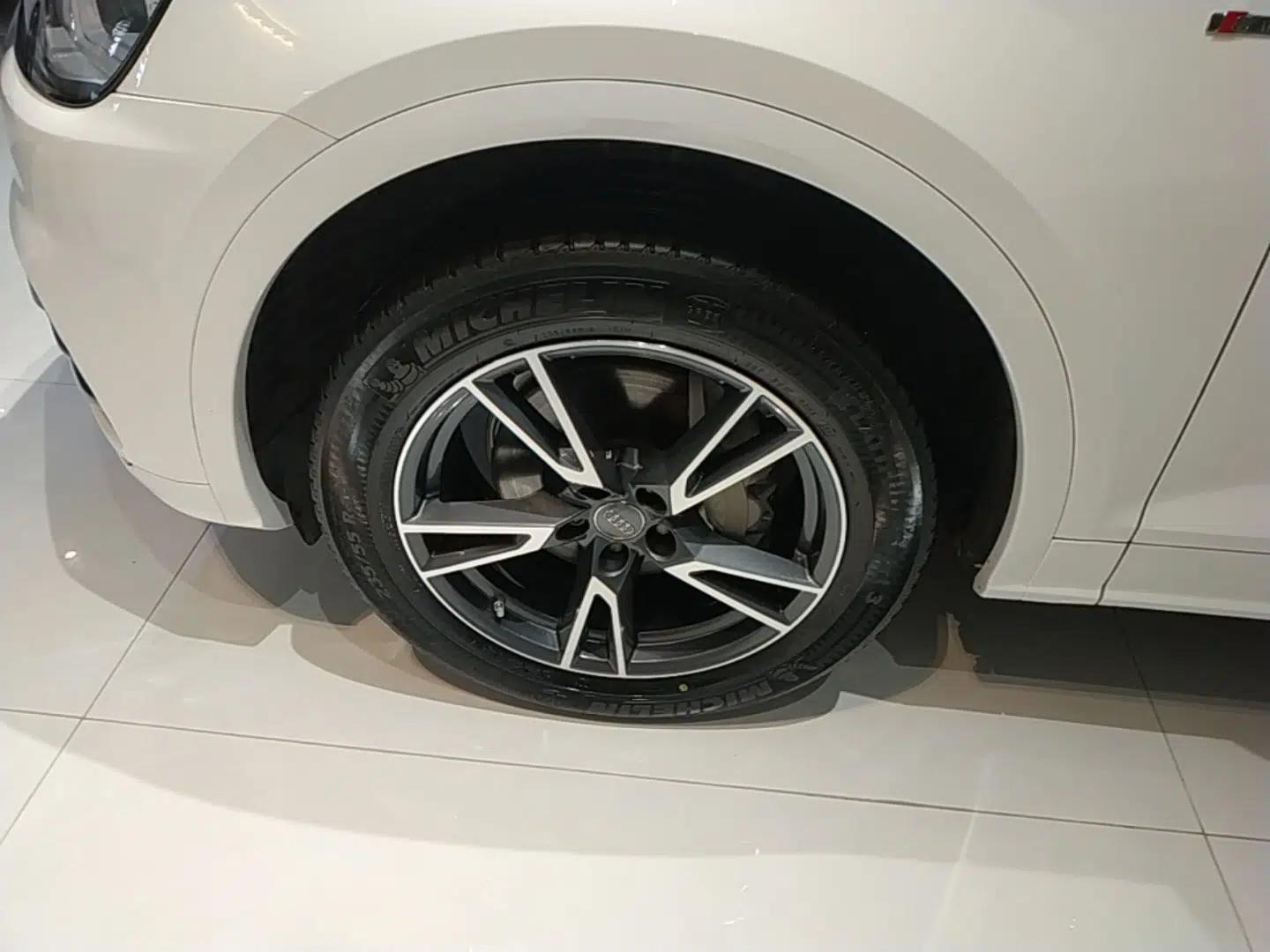 Audi Q5L 2020 Updated 40 TFSI Prestige Fashion Edition — миниатюра 7