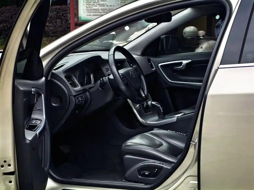 2017 Volvo V60 T4 Smart Edition (National V Emission Standard) — миниатюра 17