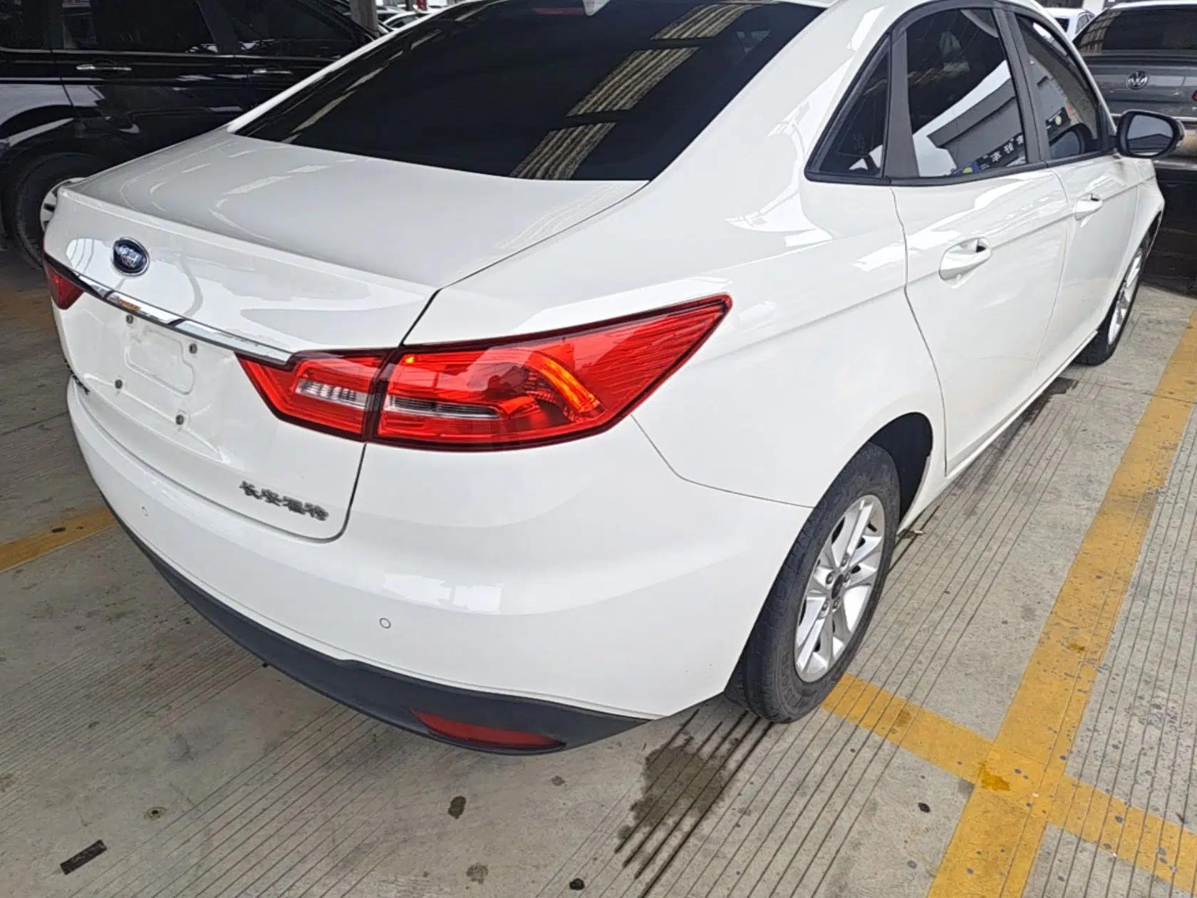 Ford Escort 2019 Revised 1.5L Automatic ZhiXiang Version (Tire Pressure Monitoring) China VI Standard — миниатюра 3