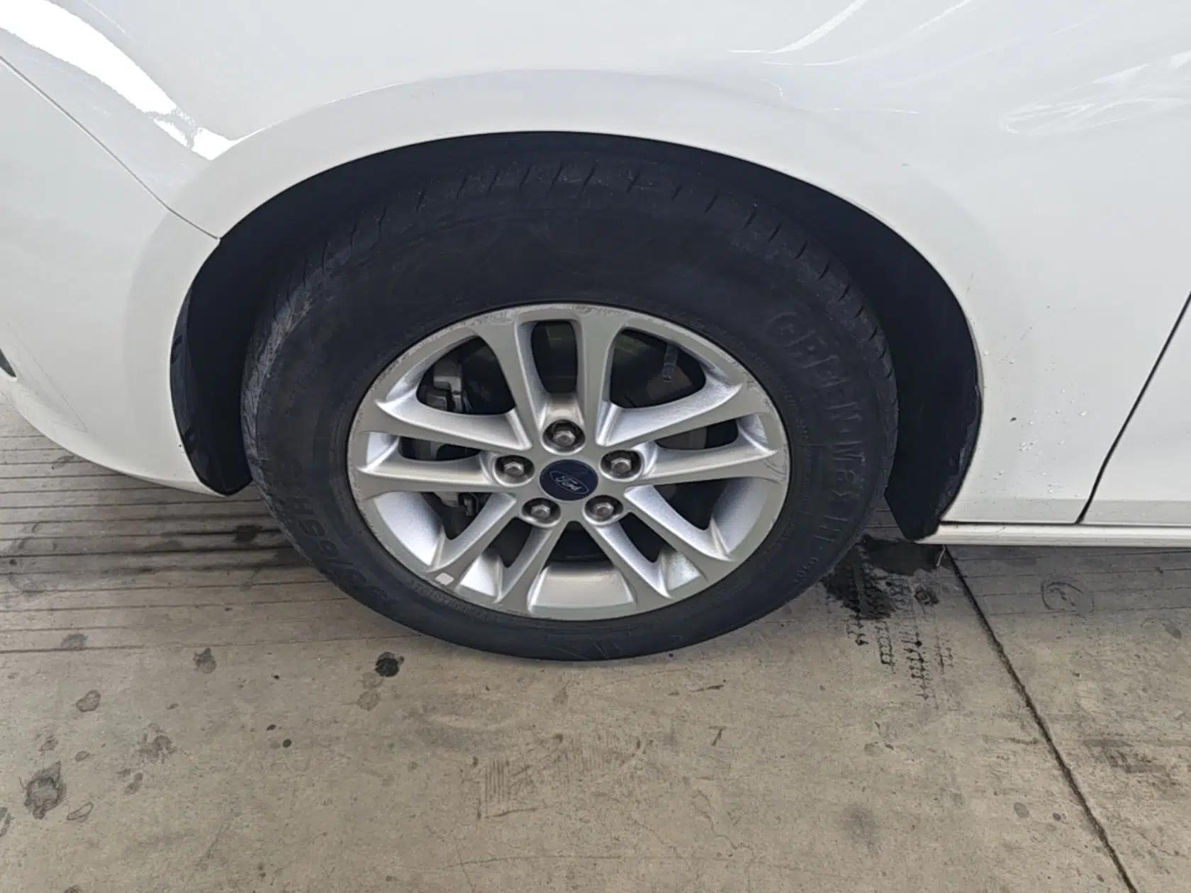 Ford Escort 2019 Revised 1.5L Automatic ZhiXiang Version (Tire Pressure Monitoring) China VI Standard — миниатюра 4