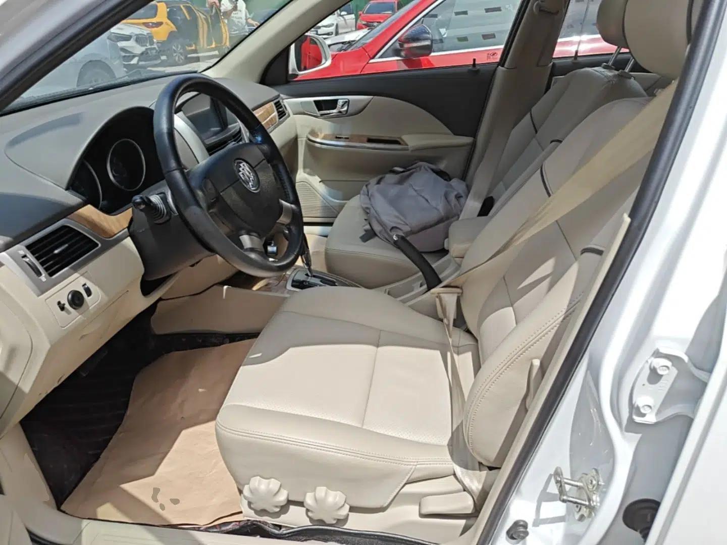 Buick Excelle 2015 1.5L Automatic Luxury Edition — миниатюра 18