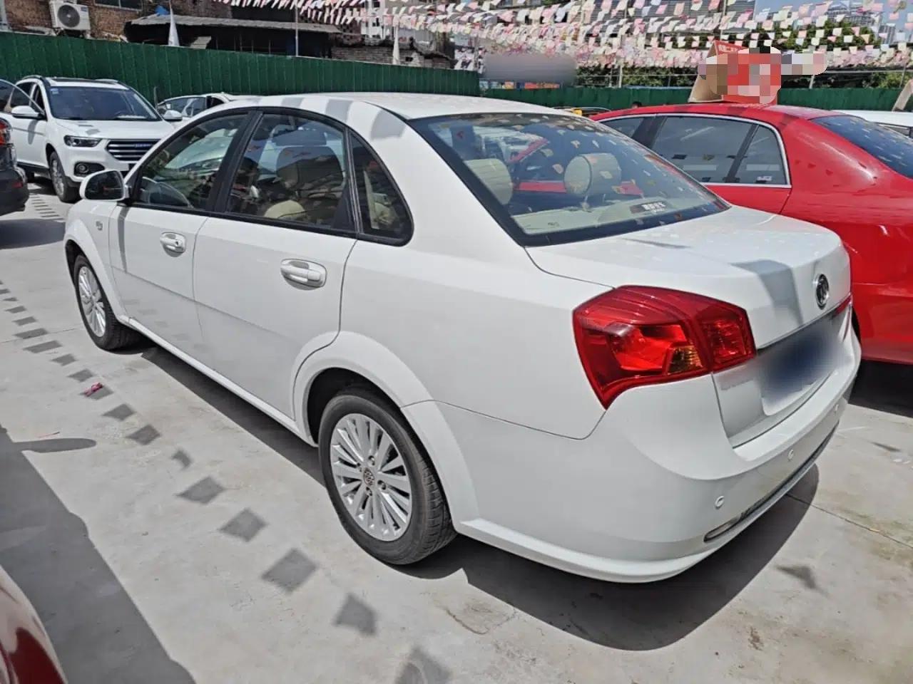 Buick Excelle 2015 1.5L Automatic Luxury Edition — миниатюра 4