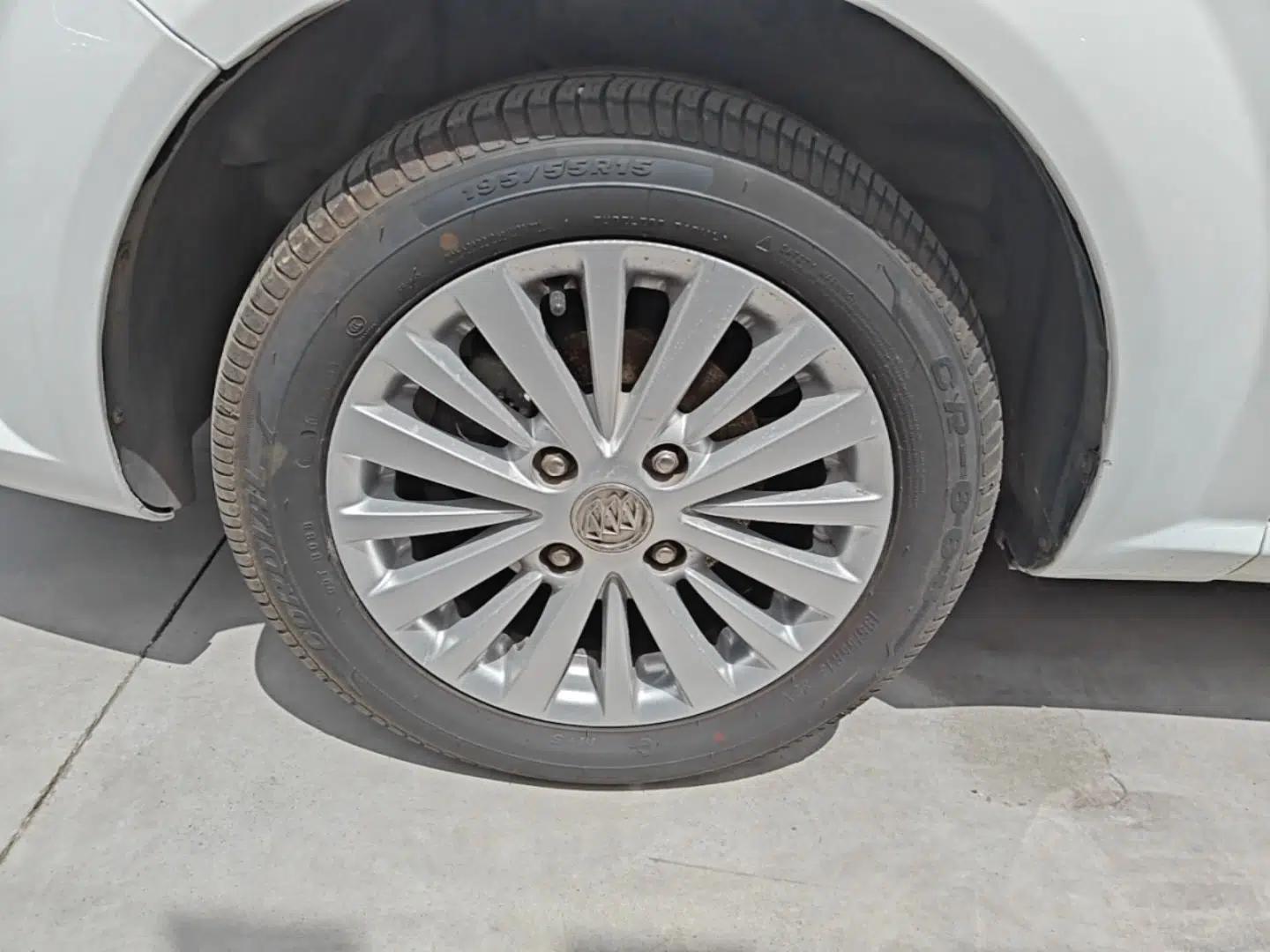 Buick Excelle 2015 1.5L Automatic Luxury Edition — миниатюра 8