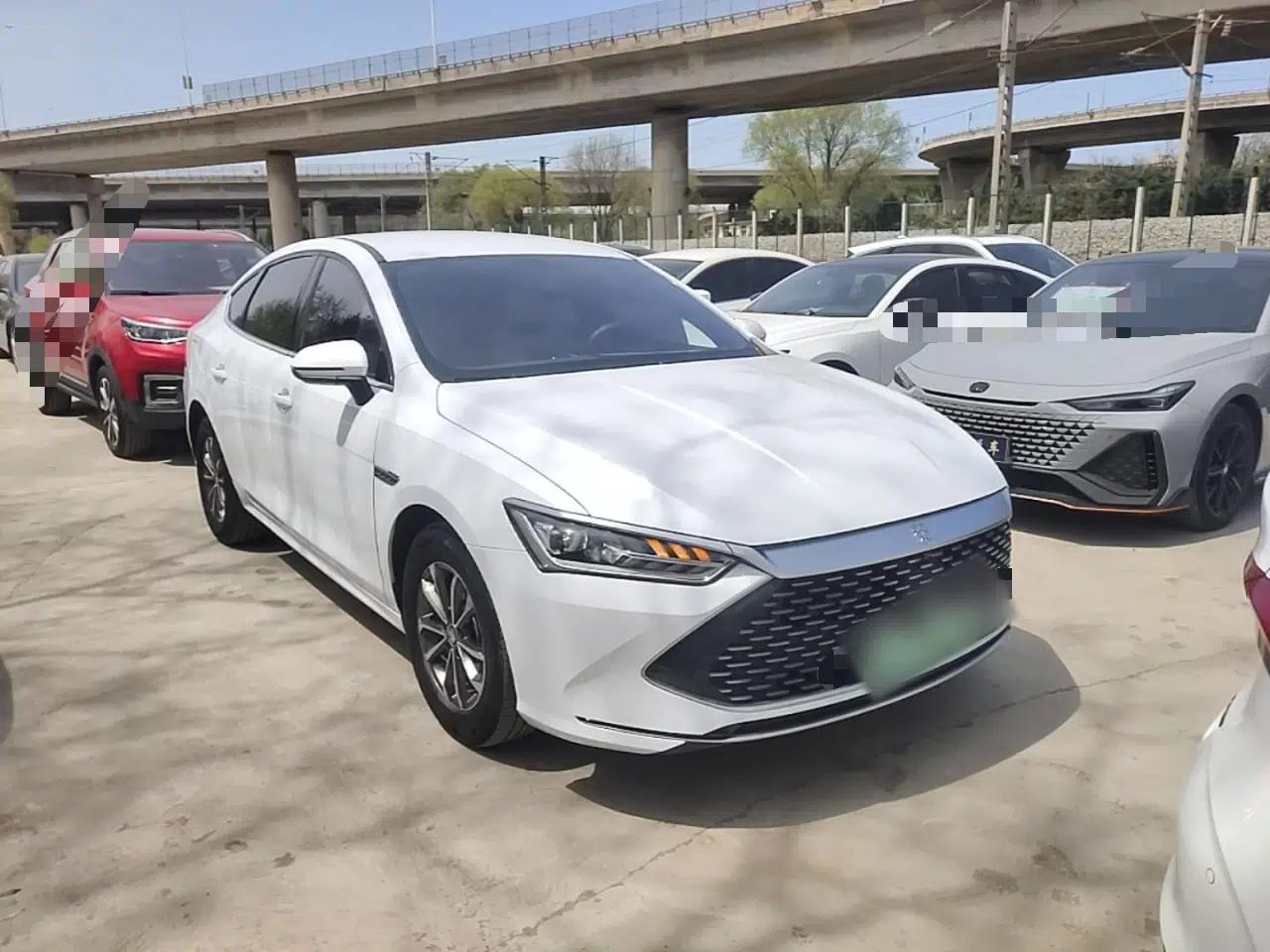 BYD Qin PLUS 2024 HONOR Edition DM-i 55KM Leading Model — миниатюра 3