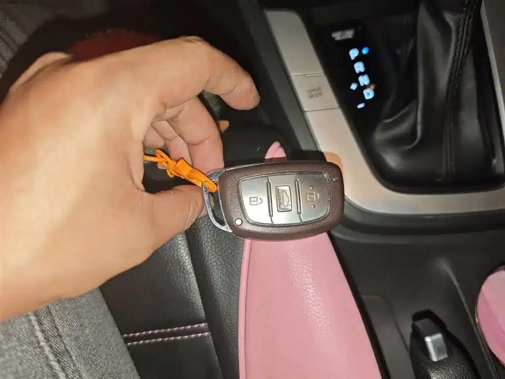 Hyundai Elantra 2016 1.6L Automatic Smart Elite Edition — миниатюра 12