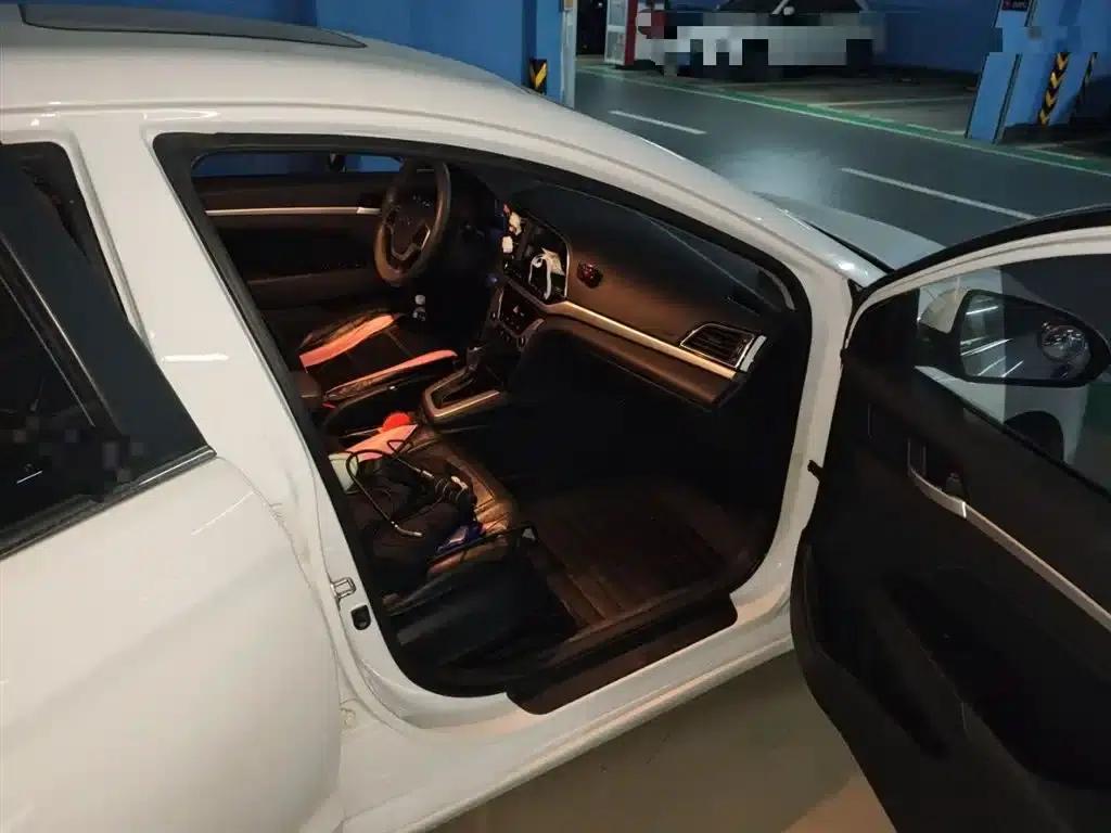 Hyundai Elantra 2016 1.6L Automatic Smart Elite Edition — миниатюра 19