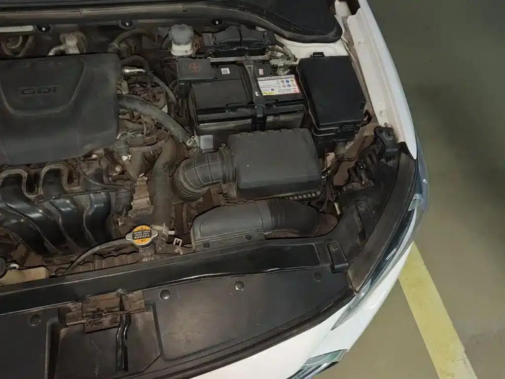 Hyundai Elantra 2016 1.6L Automatic Smart Elite Edition — миниатюра 21