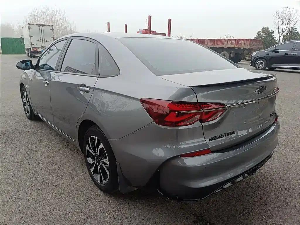 Chevrolet Cruze 2022 Mild Hybrid RS 330T Automatic Comfort Edition — миниатюра 23