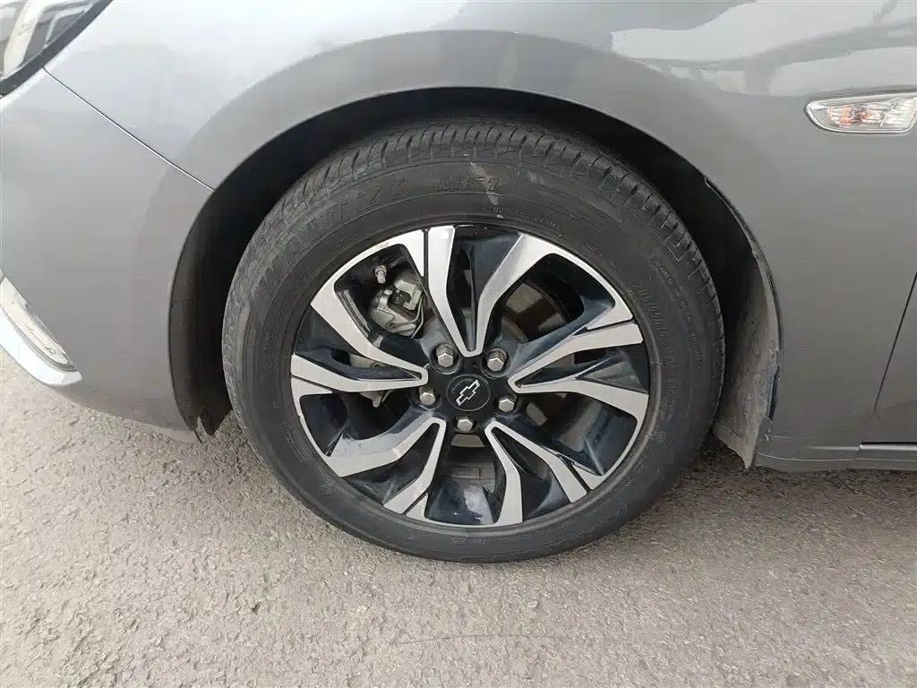 Chevrolet Cruze 2022 Mild Hybrid RS 330T Automatic Comfort Edition — миниатюра 25