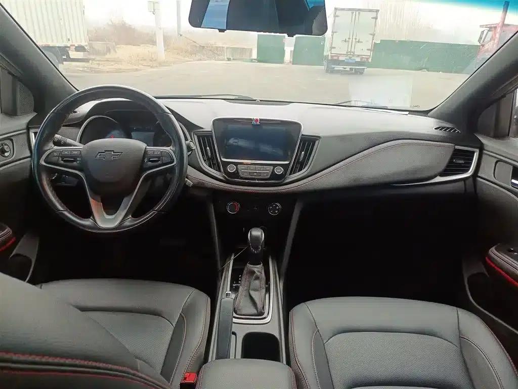 Chevrolet Cruze 2022 Mild Hybrid RS 330T Automatic Comfort Edition — миниатюра 6