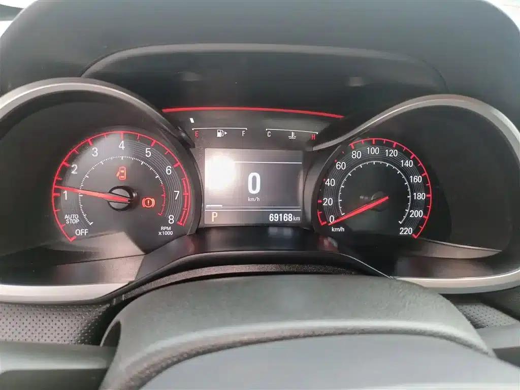 Chevrolet Cruze 2022 Mild Hybrid RS 330T Automatic Comfort Edition — миниатюра 8