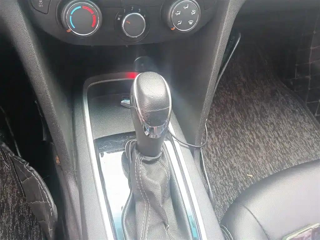 Chevrolet Cruze 2018 320 Automatic Comfort Edition — миниатюра 14