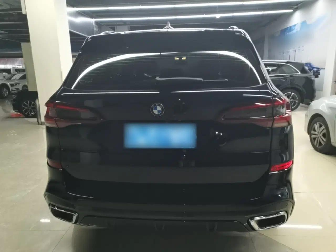 BMW X5 2022 Restyled xDrive 30Li Luxury Version M Sport Package — миниатюра 3