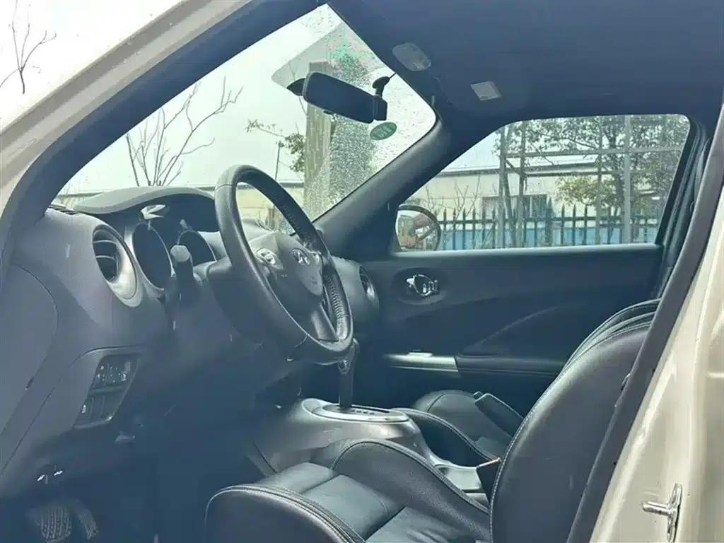Infiniti ESQ 2014 1.6L Premium Edition — миниатюра 13