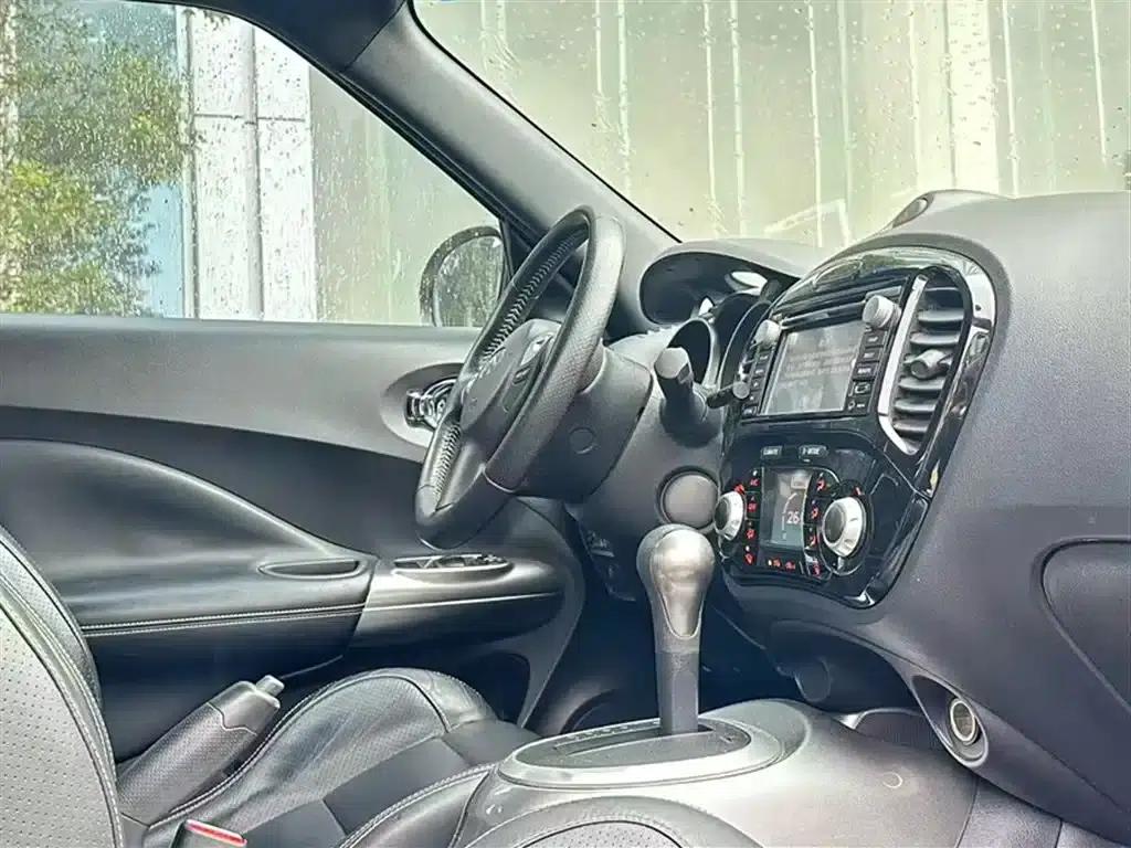 Infiniti ESQ 2014 1.6L Premium Edition — миниатюра 16