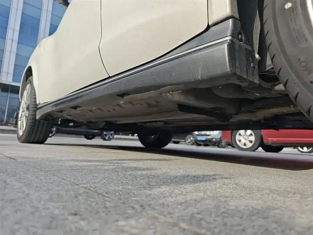Infiniti ESQ 2014 1.6L Premium Edition — миниатюра 21