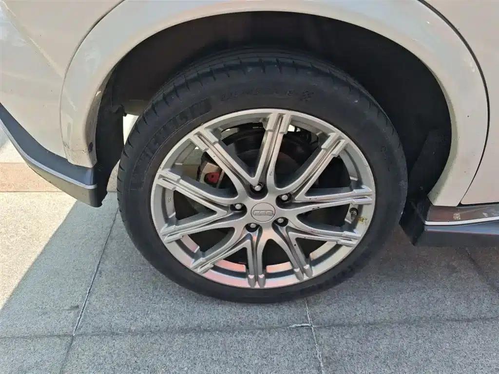 Infiniti ESQ 2014 1.6L Premium Edition — миниатюра 23