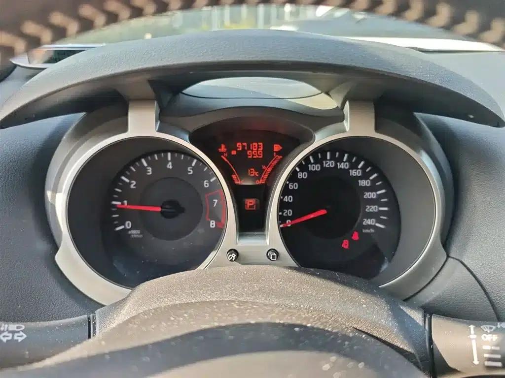 Infiniti ESQ 2014 1.6L Premium Edition — миниатюра 4