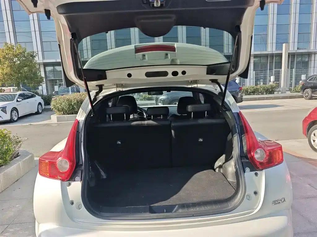 Infiniti ESQ 2014 1.6L Premium Edition — миниатюра 10