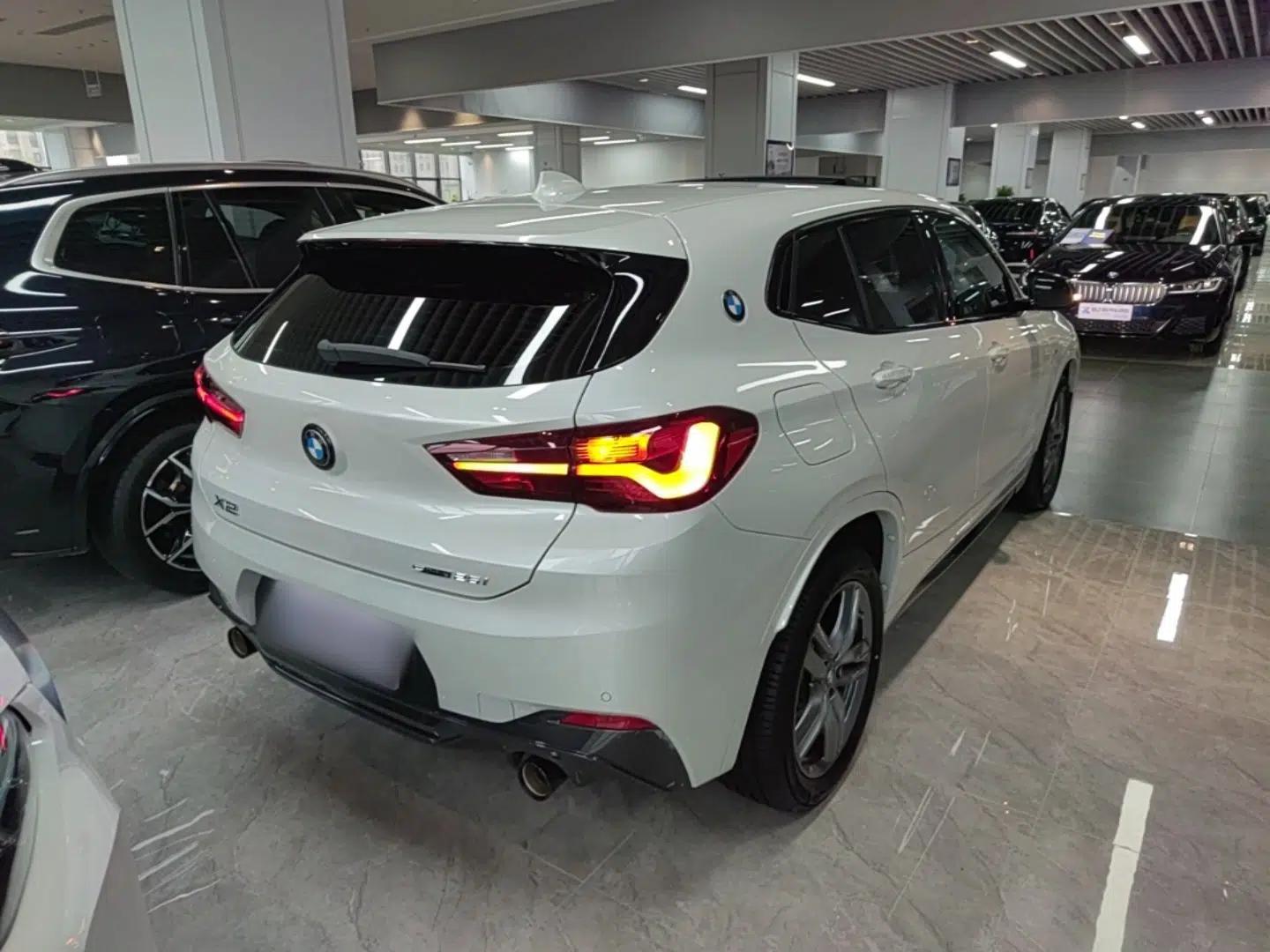BMW X2 2023 sDrive25i M Sport Night Edition — миниатюра 6