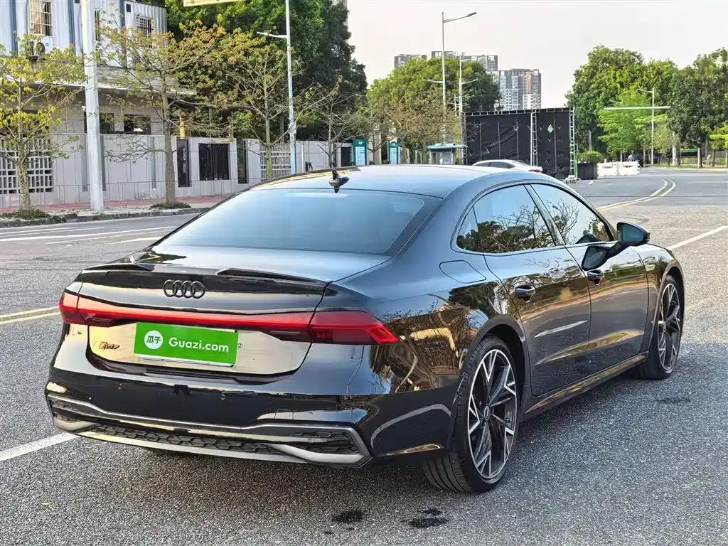 2024 Audi A7L 45 TFSI quattro Black Edition — миниатюра 24