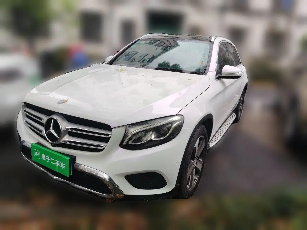 Mercedes-Benz GLC 2016 GLC 260 4MATIC Luxury Model — миниатюра 1