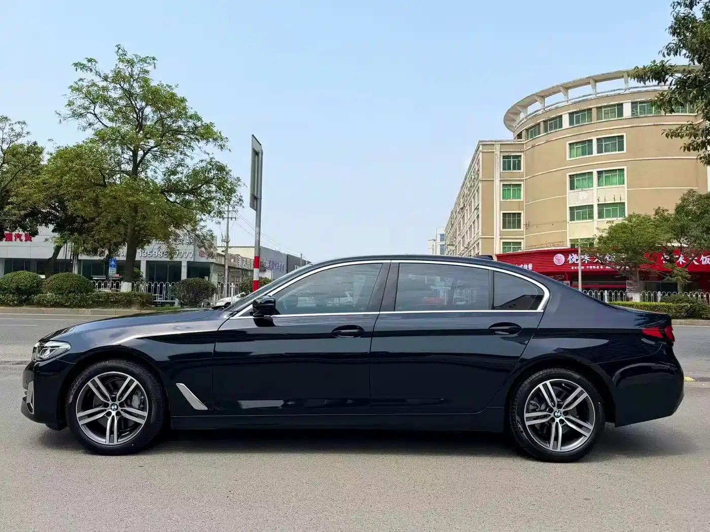 2022 BMW 5 Series 530Li Leading Luxury Package — миниатюра 3