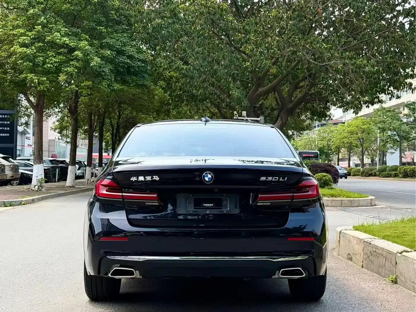 2022 BMW 5 Series 530Li Leading Luxury Package — миниатюра 8