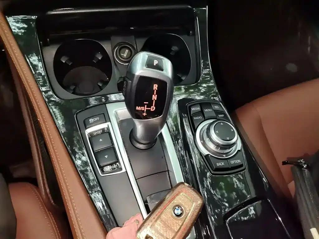 2014 BMW 5 Series 520Li Elegant Edition — миниатюра 7