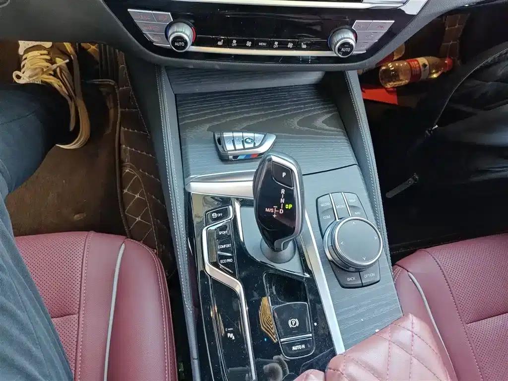 2023 BMW 5 Series 530Li Leading Edition M Sport Package — миниатюра 14
