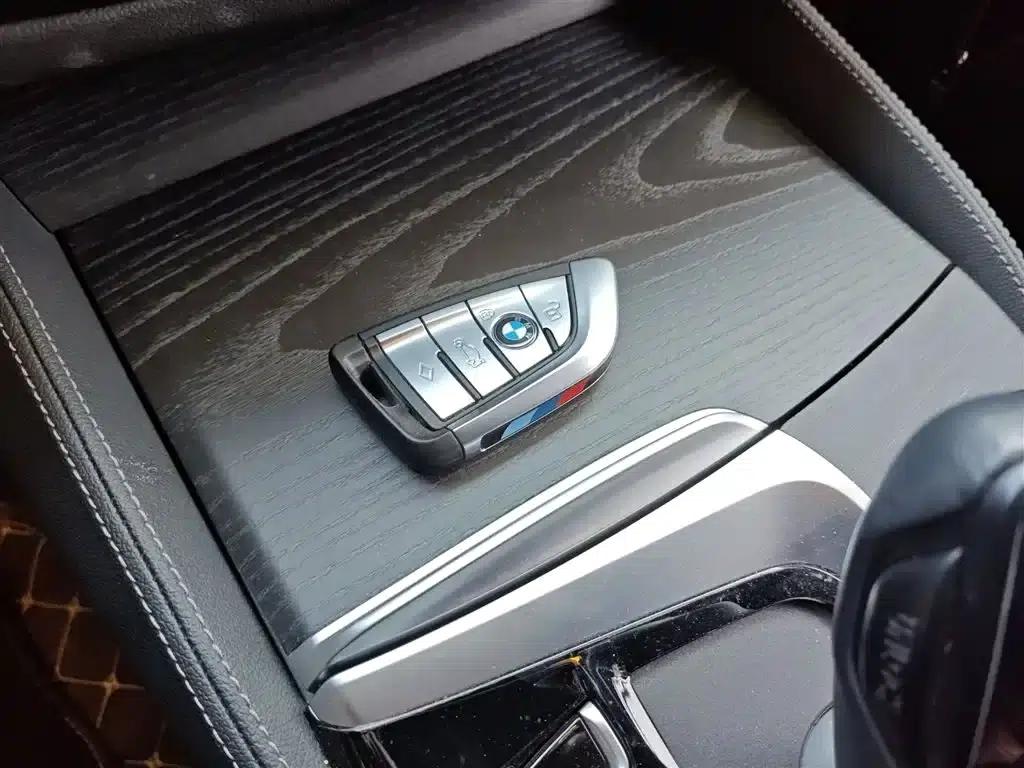 2023 BMW 5 Series 530Li Leading Edition M Sport Package — миниатюра 9